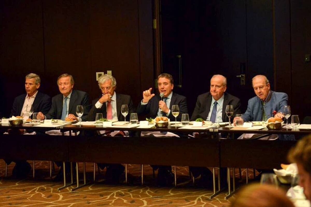 Dujovne ayer, durante el encuentro en AEA