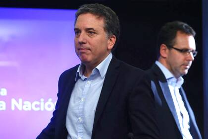 Dujovne coordinará a otros nueve ministros del área económica