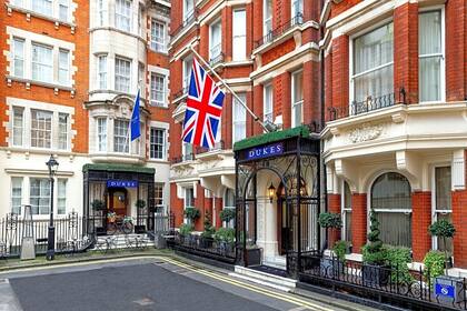 Dukes Hotel donde funciona el bar conectado por un túnel secreto con St James´s Palace