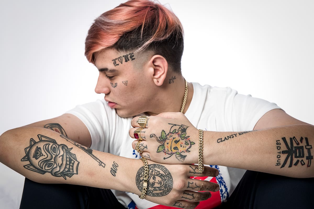 Duki en la sesión de fotos de la tapa de Rolling Stone.