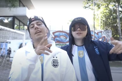 Duki y Bizarrap, en el videoclip de su nuevo hit "3 estrellas"