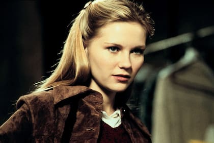 Dulces 16: en 1998, Kirsten tuvo su primer amor "mediático" con el actor Jake, uno de los hijos de Dustin Hoffman