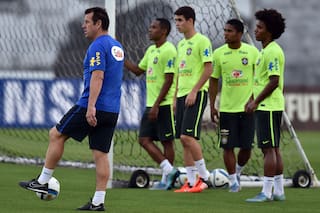 Dunga, contra las cuerdas: por qué el clásico ante la Argentina será clave para