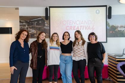 Duplas ganadoras junto con Ines Caruso y Sol Martin de Diageo