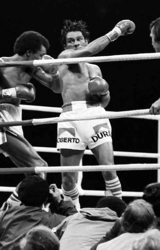 Duran domina a Sugar Ray Leonard