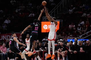 Durant supera a Jordan y Thompson anota tiro ganador en triunfo 123-122 de Rockets ante Heat