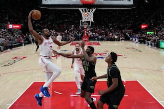 Durant supera a su 'ídolo' Dirk Nowitzki y alcanza el 6to lugar entre los anotadores de la NBA