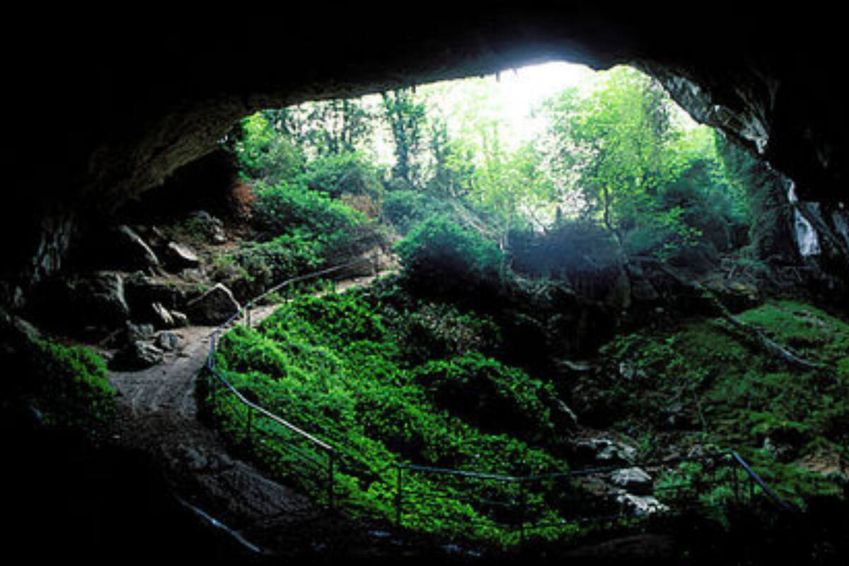 Durante 40 días y 40 noches los voluntarios vivieron en una cueva cambiando las comodidades modernas por las necesidades básicas