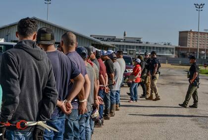 Durante 82 días fue trasladado entre centros de detención en Florida, Texas y Louisiana, sin saber cuándo ni dónde terminaría el encierro