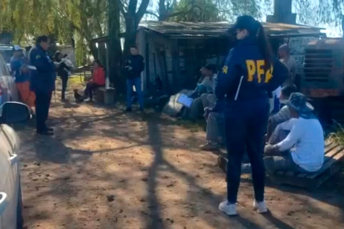 Durante el allanamiento en una ladrillera la policía rescató a 21 víctimas de trata