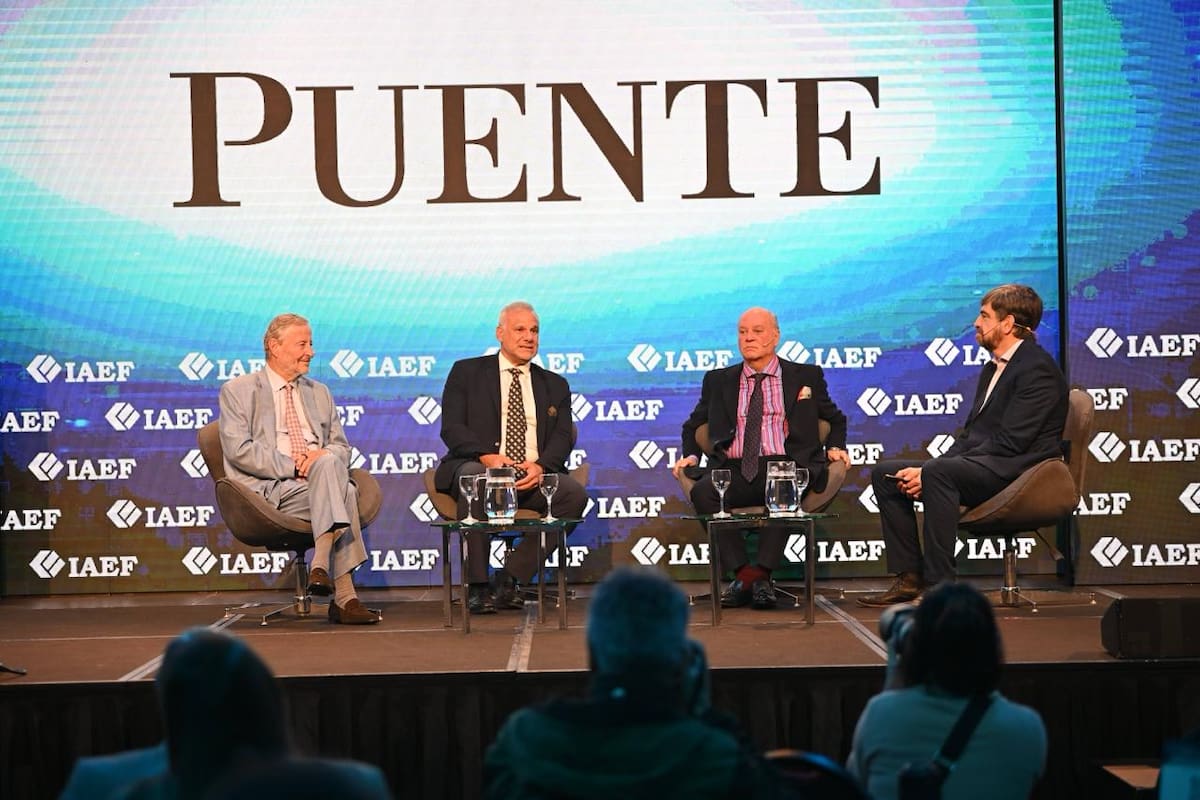 Durante el Congreso Anual del IAEF, estuvieron Cristiano Rattazzi (Gruppo Modena), Luis Galli (Newsan) y Martín Cabrales (Cabrales).