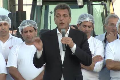Durante el encuentro de Cooperativismo en Córdoba, el ministro de Economía dijo: "“Es con el campo, nunca contra el campo; es con los productores, nunca contra los productores; empieza una nueva etapa"