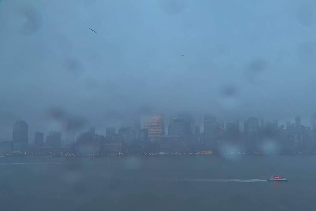 Durante el fin de semana pasado, la ciudad de Nueva York tuvo un ambiente lluvioso con temperaturas ligeramente por encima de lo normal