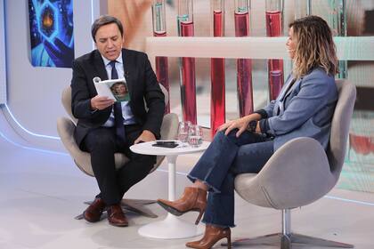 Durante el final de la entrevista, el periodista José Del Rio leyó un pasaje del libro "Un ensayo para Mí"