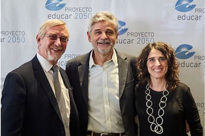 Durante el Foro de Calidad y Equidad Educativa del proyecto Educar 2050, referentes de distintos sectores hablaron del futuro de la educación en la Argentina. En la foto, Manuel Álvarez Trongé, Daniel Filmus y Florencia Ruiz Morosoni.