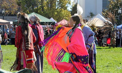 Durante el Indigenous Peoples' Day se llevan a cabo múltiples celebraciones de las culturas nativas americanas en EE.UU. (Wikimedia Commons/Quinn Dombrowski)