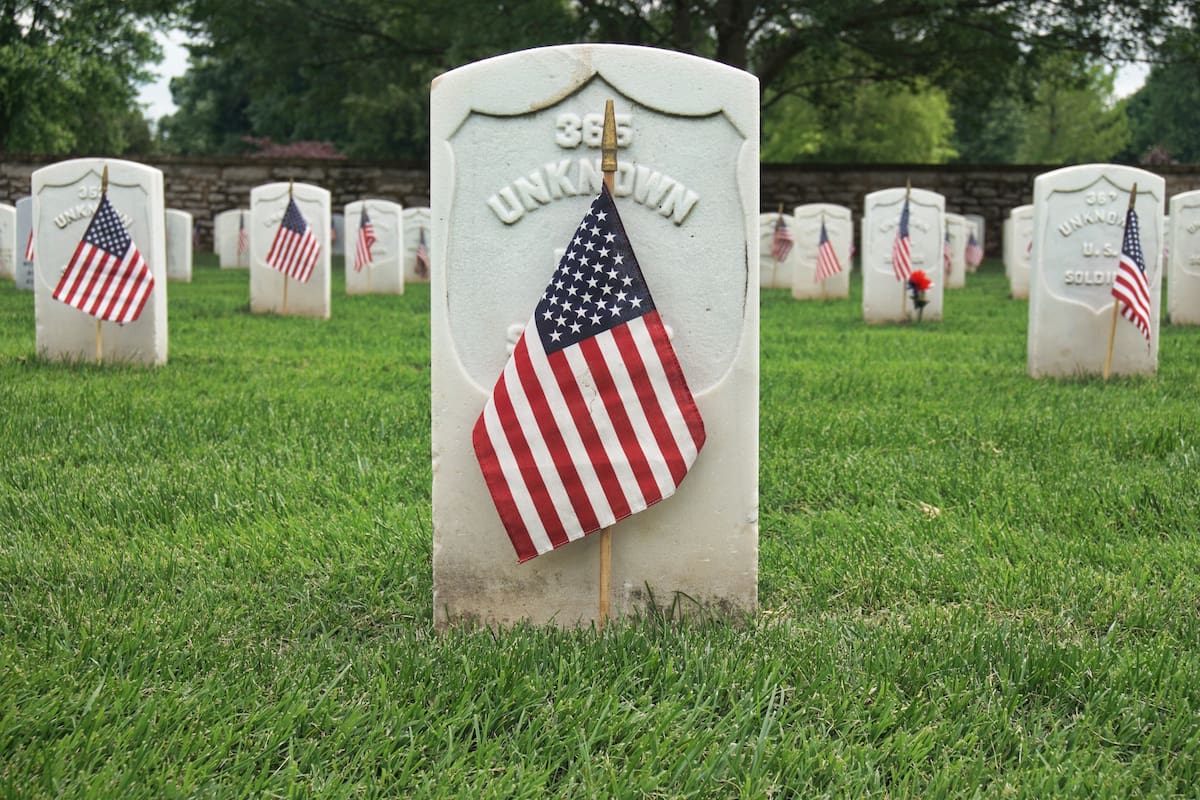 Durante el Memorial Day se recuerda a todos los que perdieron la vida en servicio a Estados Unidos