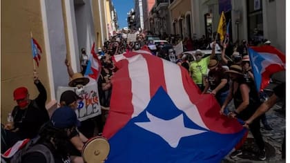 Durante el mes de febrero, miles de maestros salieron a protestar en Puerto Rico para exigir un salario justo y mejores condiciones de trabajo