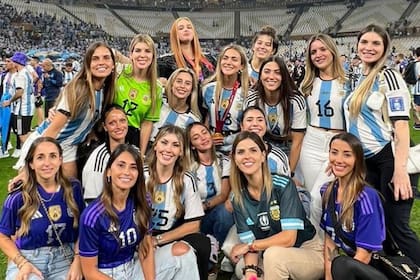 Durante el Mundial de Qatar 2022, se formó "La Scalot" un grupo compuesto por las novias y esposas de los campeones del mundo