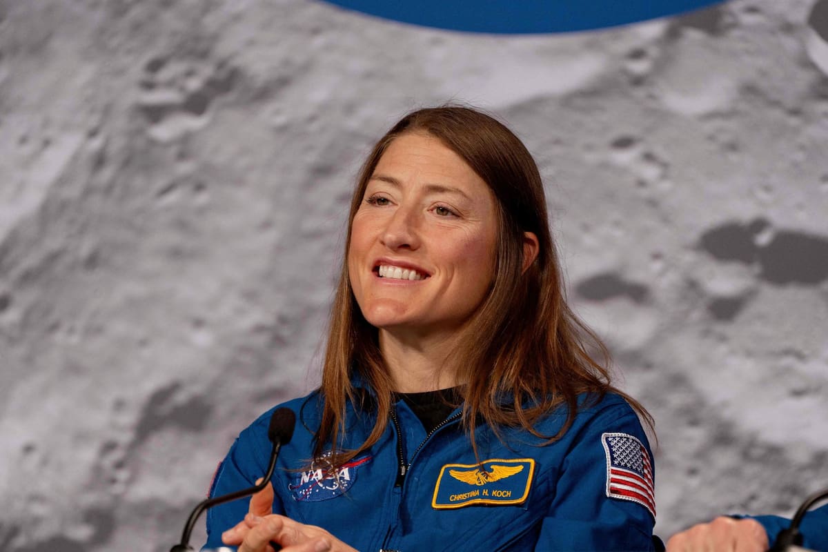 Durante el trayecto, la nave en la que viajó Christina Koch se internó más allá de la órbita baja terrestre