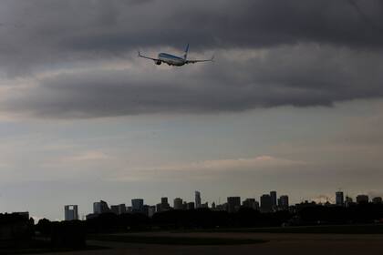 Durante enero, el aeroparque tendrá un movimiento de 388 aviones por día