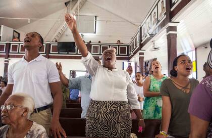 Durante la celebración del domingo de la iglesia bautista de San Andrés.