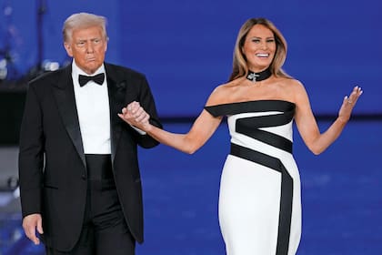 Durante la ceremonia de asunción del segundo mandato de Donald Trump, Melania Trump asumió nuevamente el papel de primera dama (AP Photo/Julia Demaree Nikhinson)