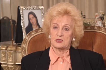 Durante la entrevista para la investigación que Steven Spielberg encaró como proceso para crear La lista de Schindler y, más tarde, fundar la organización Shoá, Eye dio su testimonio. El plano elegido, por esas "causalidades", tiene la foto de Juliteta detrás de ella.