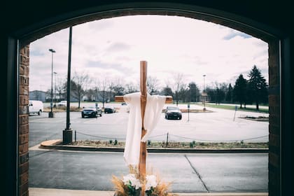 Durante la fecha de Pascua, muchas iglesias celebran servicios especiales para conmemorar la resurrección de Jesucristo después de su crucifixión