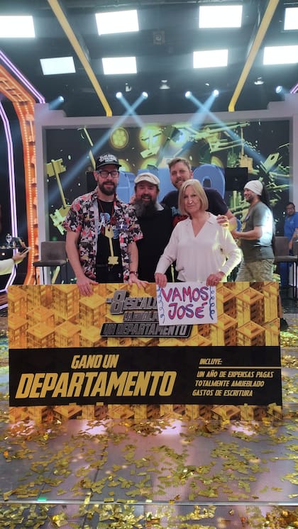 Durante la final, el geólogo contó con el apoyo en la tribuna de su madre y de dos de sus compañeros de trabajo