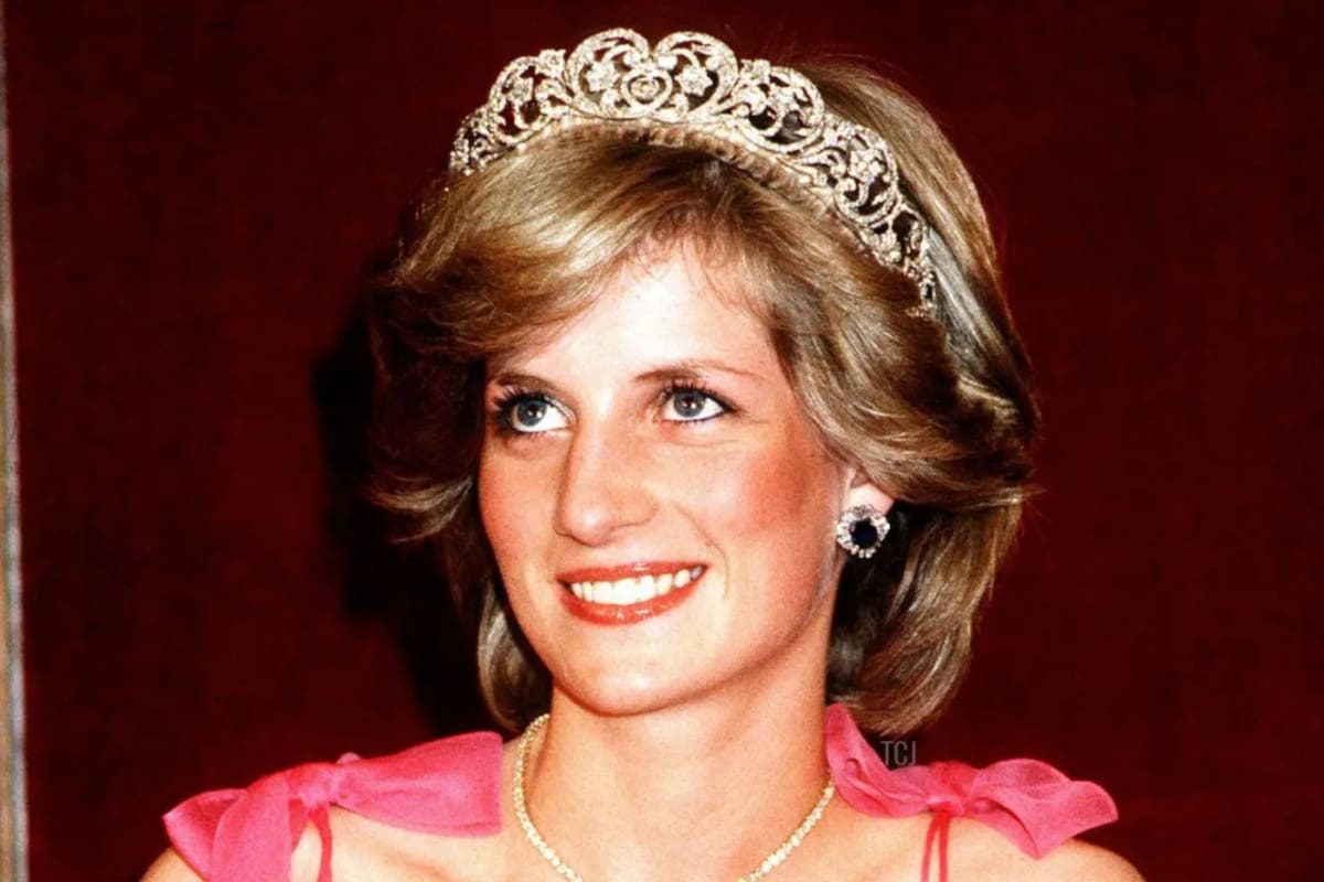 Durante la gira real por Australia en 1983, la princesa Diana lució la famosa Spencer Tiara junto con zafiros saudíes (Crédito: Alamy)