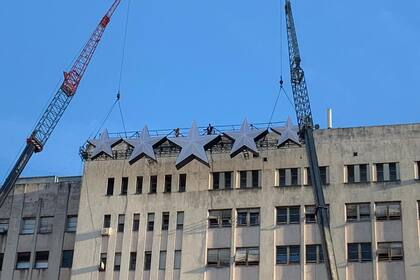 Durante la jornada de hoy se utilizó la fachada del hospital para grabar una publicidad