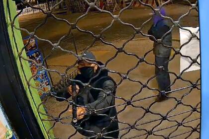Durante la madrugada del día de ayer, miércoles 15 de noviembre, unos comerciantes de Alejandro Korn sufrieron un intento de robo