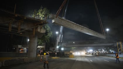 Durante la madrugada se montarán 11 vigas de gran porte, algunas de hasta 32 metros de longitud y 50 toneladas, lo que obligará a interrumpir la circulación hacia la provincia de Buenos Aires