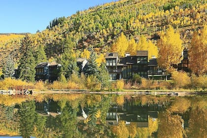 Durante la primavera, el destino combina el final de la temporada de esquí con propuestas recreativas en la montaña