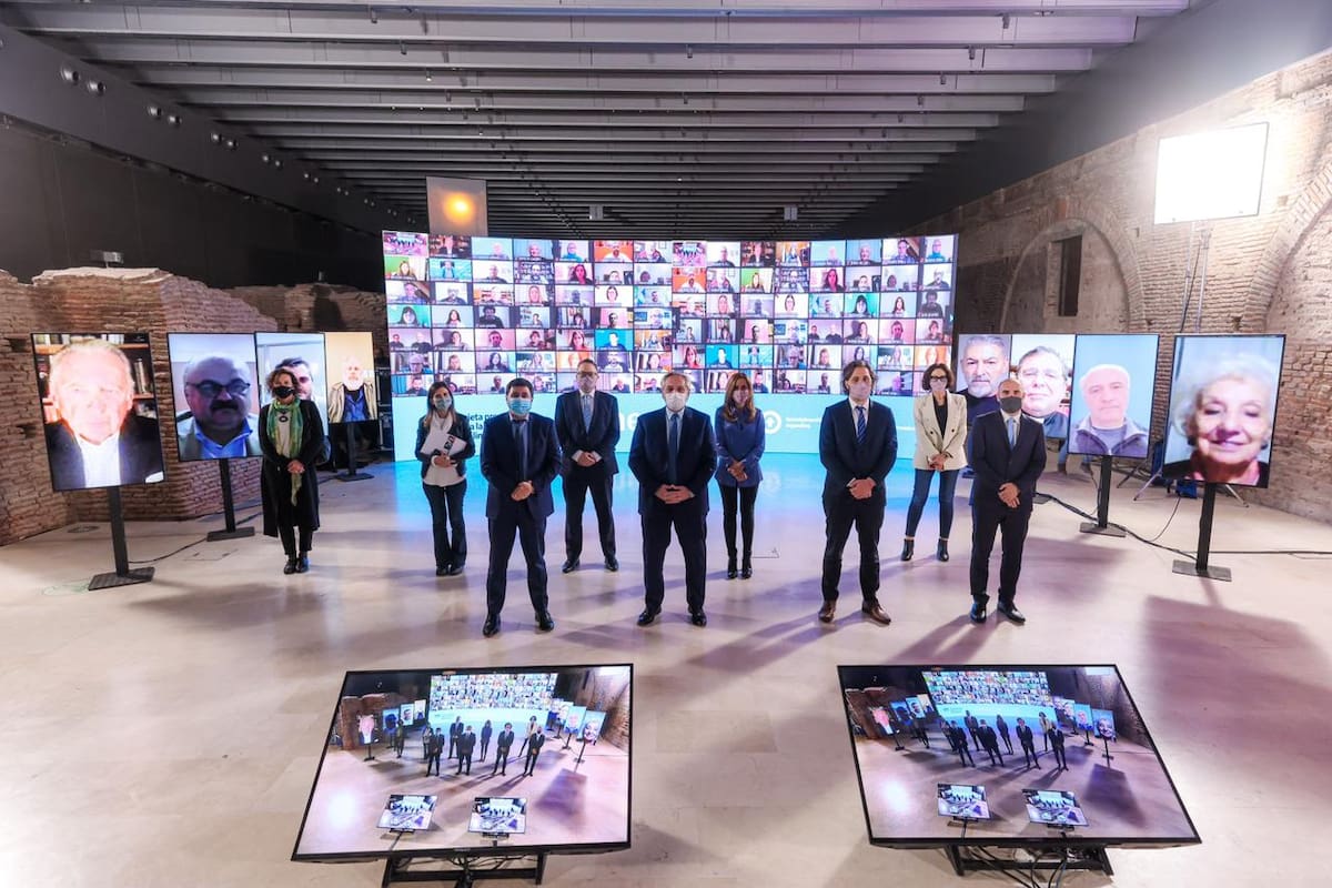 Durante la segunda reunión de la Mesa contra el Hambre, Fernández anunció la ampliación de la Tarjeta Alimentar para las madres y padres con hijos de hasta 14 años