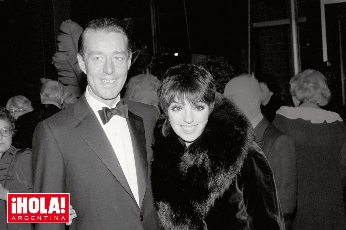 Durante los 70, una época de grandes cambios sociales, Halston supo descubrir las necesidades de las mujeres en su entrada al mundo de los negocios