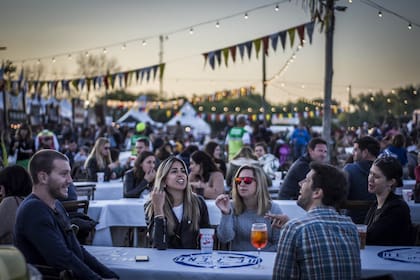 Durante los cuatro días habrá bandas que tocarán en vivo, clases de cocina y un sector reservado para actividades infantiles. Pero también, habrá un espacio especialmente dedicado al gin tonic, al vino y a la relajación