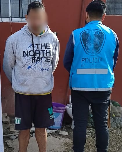 Durante los procedimientos fue detenido un hombre argentino de 55 años