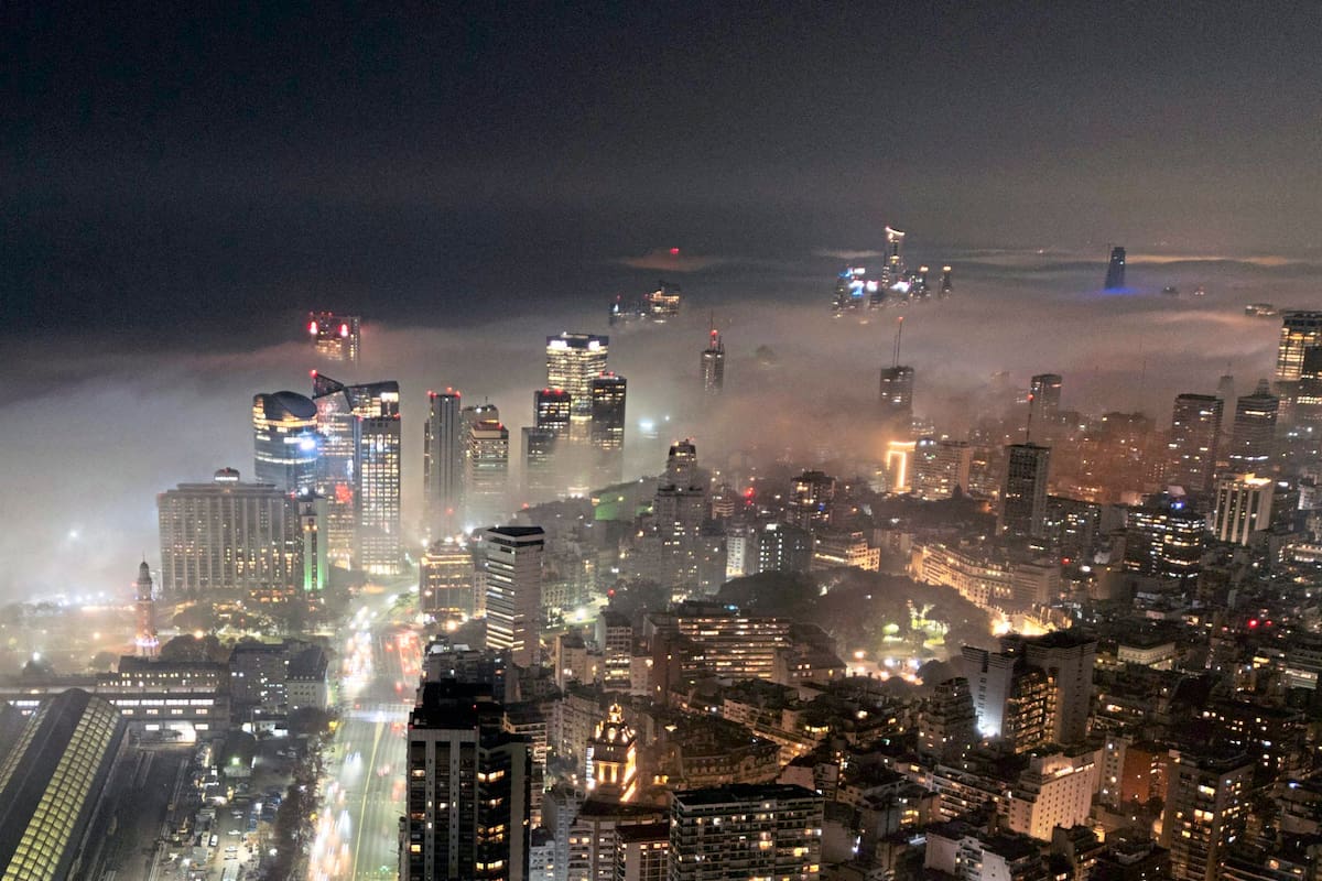 Durante los próximos días, las condiciones meteorológicas estarán marcadas por la presencia de nieblas y neblinas que podrían complicar la circulación vehicular y aérea