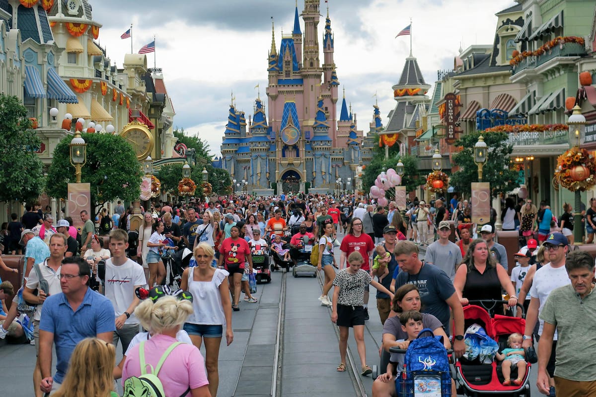 Durante los shows, las atracciones más populares suelen tener menos espera