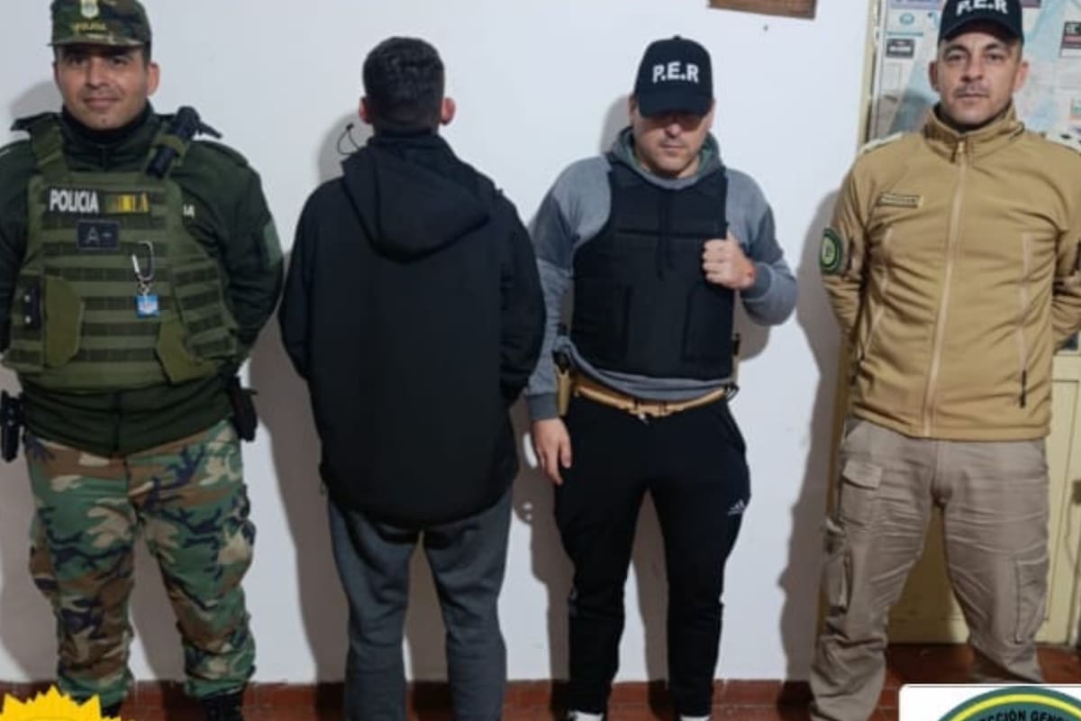 Durante los tres allanamientos en San Pedro se detuvo a un hombre y se secuestraron cartuchos, elementos de corte y otros objetos que serán analizados en la causa