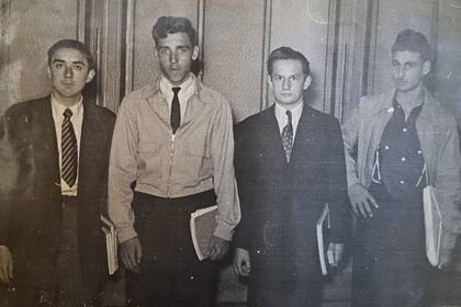 Durante siete años, Pepe Álvarez fue uno de los 21 empleados de "La Valenciana", la mítica mercería porteña en donde compraban modistas, sastres y costureras.