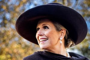 Durante su más reciente actividad, la reina Máxima causó sensación con su look total green (Foto: Instagram @patrickvkatwijk)