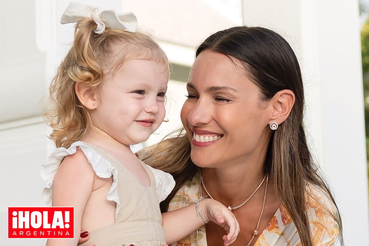 "Durante sus primeros años de vida todos mis hijos me acompañaron en los viajes, son años donde es fundamental que compartan lo máximo posible con su mamá y soy una privilegiada porque me permiten llevarlos", asegura Carolina.