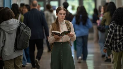 Durante toda su vida, Carrie (Summer H. Howell) vivió bajo el mandato de sus padres, siguiendo al pie de la letra sus normas, guiada por la obediencia y el temor a Dios