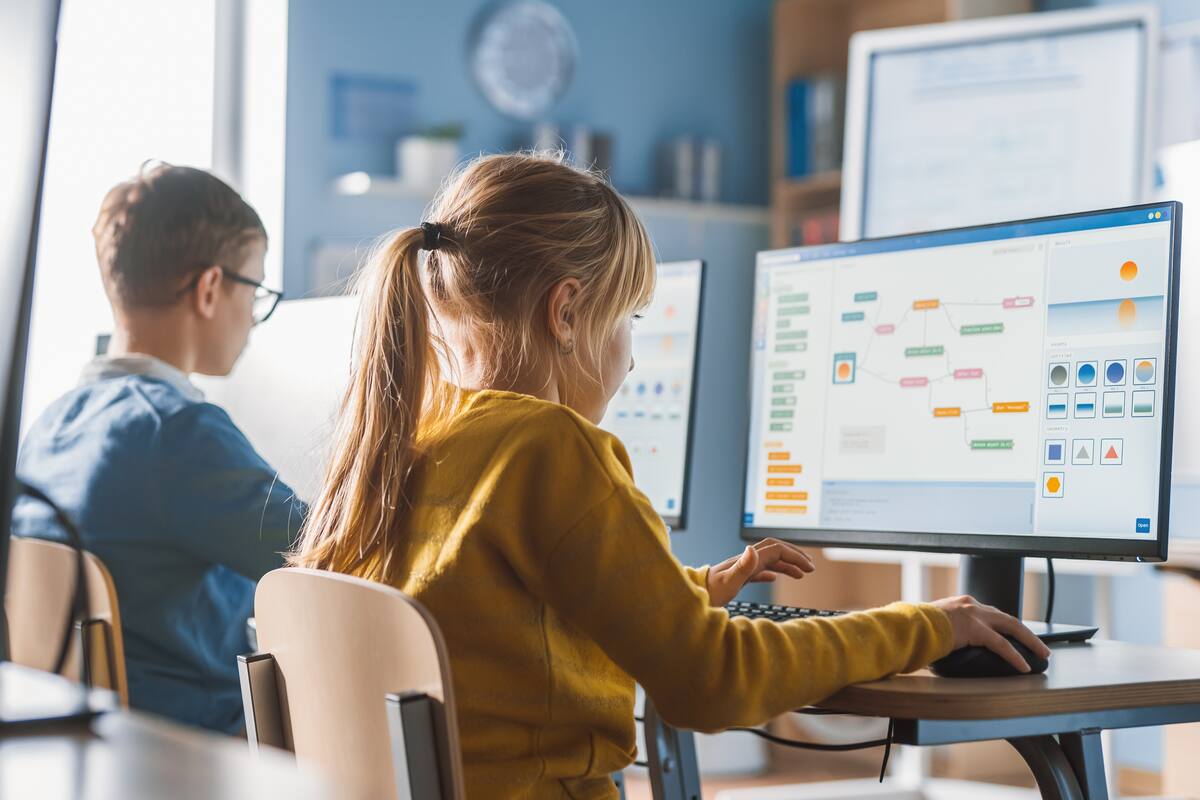 Durante todo agosto Telecom ofrece cursos gratis para acercar a chicos y chicas de 9 a 12 años al mundo de la tecnología