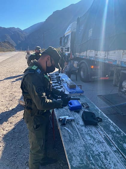 Durante un control, en Uspallata, Mendoza, frustran un contrabando de armas hacia Chile
