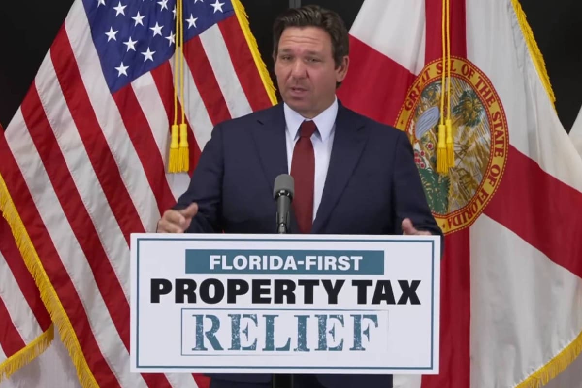 Durante un evento de prensa en la oficina de Florida Realtors en Orlando, Ron DeSantis afirmó que retribuirá a los propietarios de viviendas con un reembolso de US$1000
