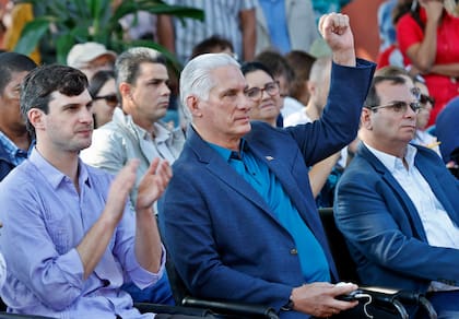 Durante una entrevista con Telemundo, el legislador republicano evitó descartar una intervención armada contra Cuba